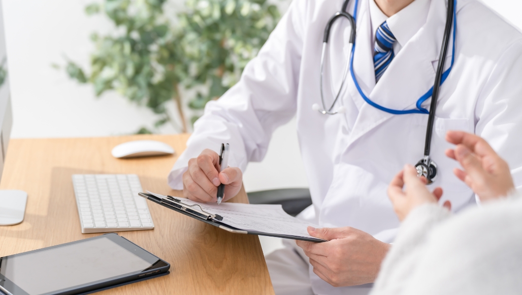 腹痛医師イメージ